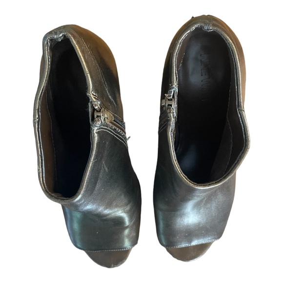 Nine West Boots Womens 7.5 Ankle Booties Heels Side Zipper Gold Leather Peep Toe - Picture 9 of 11